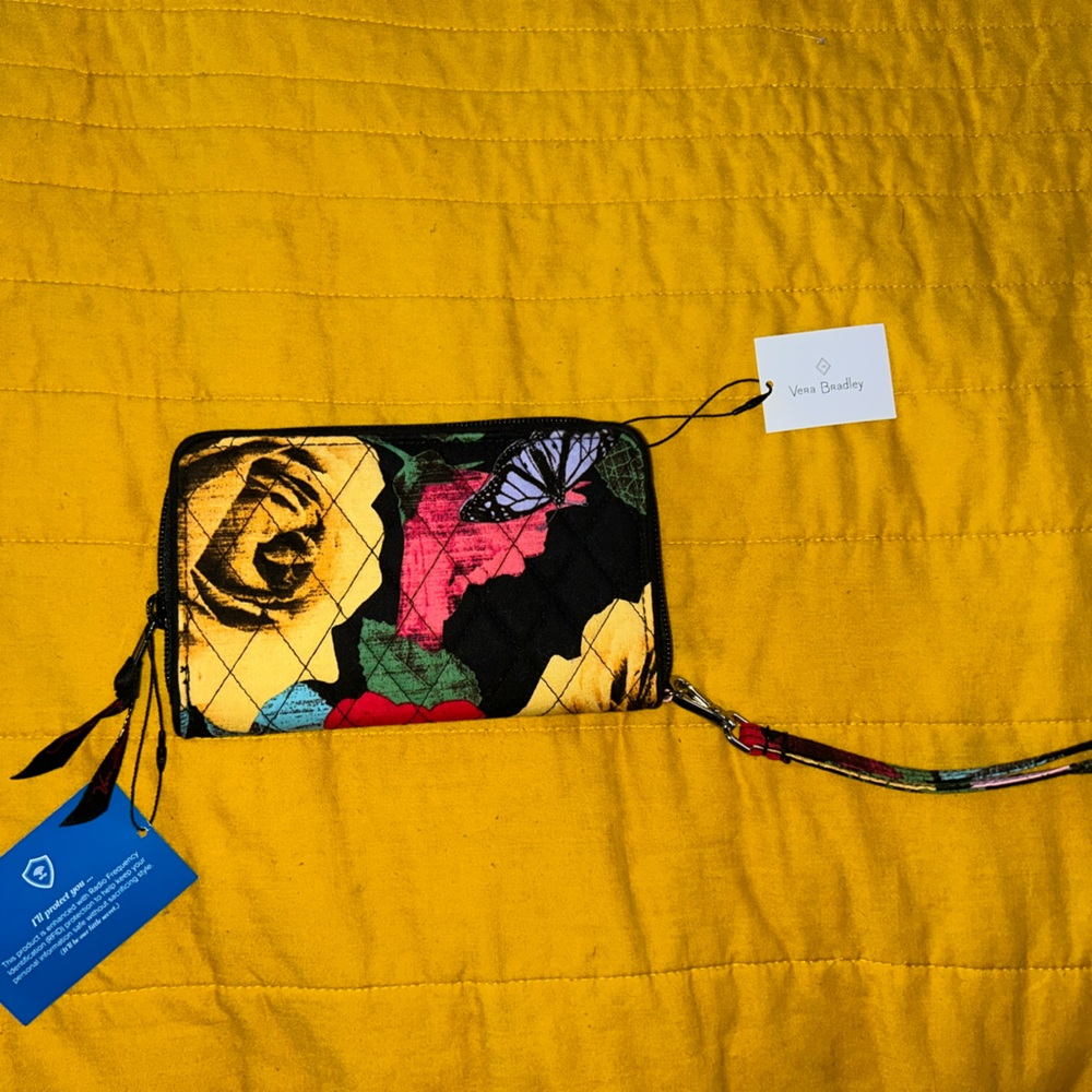 Vera Bradley Wristlet 🩷💛🌹🦋